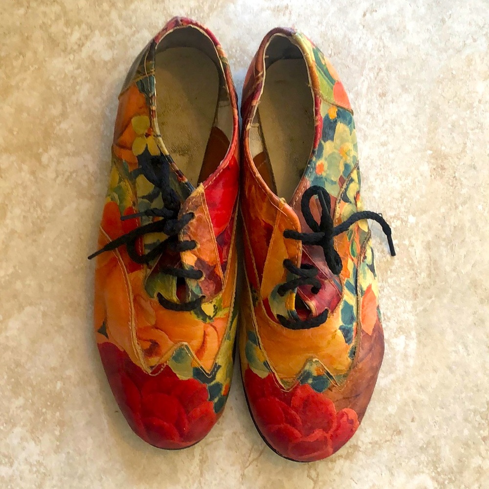Women's Multicolor Floral Leather Lace-Up Flats